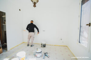 Notre équipe est intervenue sur un chantier au Bouscat pour redonner un coup de frais à l’intérieur d’un logement grâce à une peinture soignée et durable.